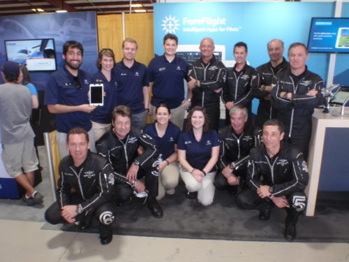 Les pilotes de l’équipe Breitling au stand de Foreflight